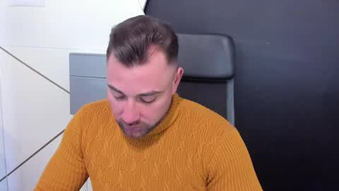Snapshot of duncanstones chatting on 02.21.25 DuncanStone online show from 02.21.25