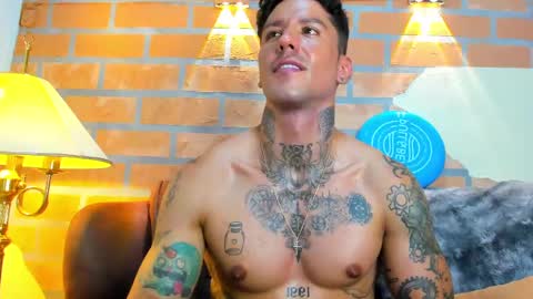Snapshot of dylanstonne1 chatting on 02.25.25 D Y L A N online show from 02.25.25