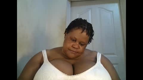 ebony_magixs online show from 10.12.25