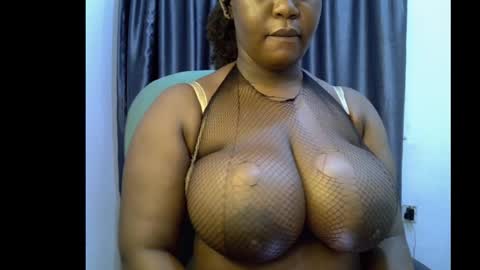 Snapshot of ebony_plumx12 chatting on 09.09.25 Prisy online show from 09.09.25