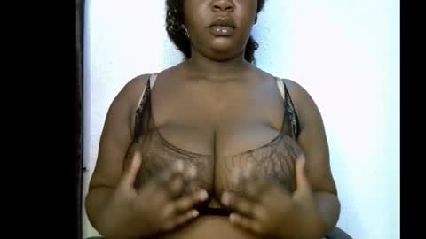 Snapshot of ebony_plumx12 chatting on 09.13.25 Prisy online show from 09.13.25