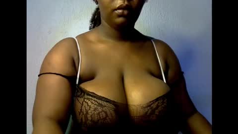 Snapshot of ebony_plumx12 chatting on 09.15.25 Prisy online show from 09.15.25