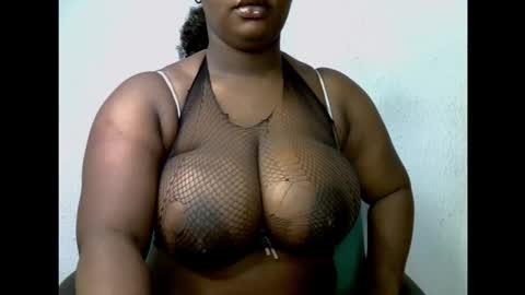 Snapshot of ebony_plumx12 chatting on 09.16.25 Prisy online show from 09.16.25
