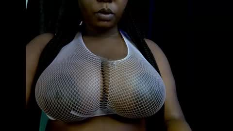 Snapshot of ebony_plumx12 chatting on 09.28.25 Prisy online show from 09.28.25