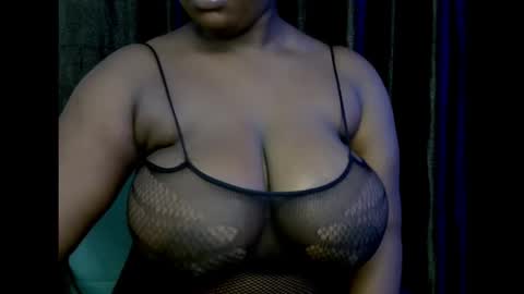 Snapshot of ebony_plumx12 chatting on 10.09.25 Prisy online show from 10.09.25