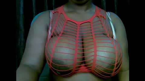 Snapshot of ebony_plumx12 chatting on 10.14.25 Prisy online show from 10.14.25