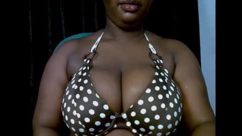 Snapshot of ebony_plumx12 chatting on 10.18.25 Prisy online show from 10.18.25