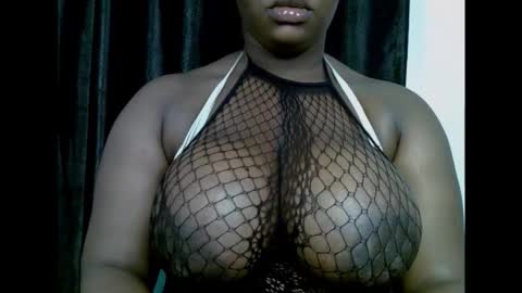Snapshot of ebony_plumx12 chatting on 10.19.25 Prisy online show from 10.19.25