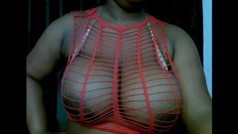 Snapshot of ebony_plumx12 chatting on 10.20.25 Prisy online show from 10.20.25