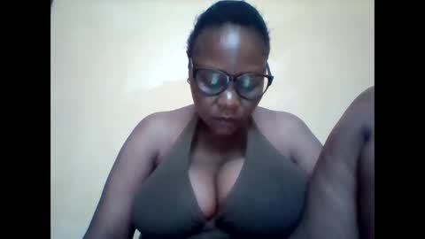 Snapshot of ebonybussy chatting on 09.26.25 MAMITO online show from 09.26.25
