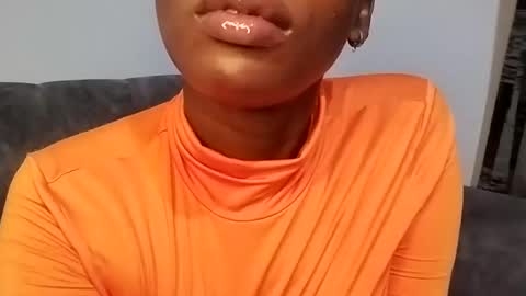 Ebony Melanie online show from 03.10.25