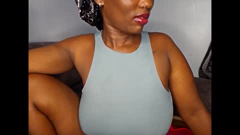 Ebony Melanie online show from 10.12.25