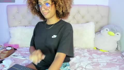 Queen Ebony online show from 02.10.25