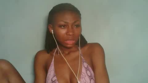 Snapshot of ebonyxxbabe chatting on 10.12.25 ebonyxxbabe online show from 10.12.25