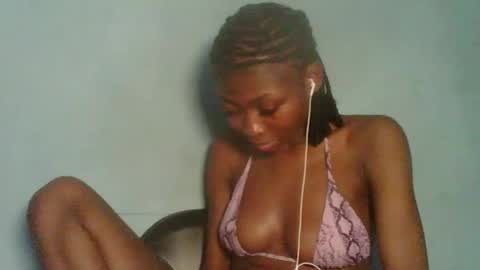 Snapshot of ebonyxxbabe chatting on 10.14.25 ebonyxxbabe online show from 10.14.25