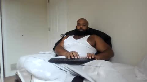 Snapshot of eddiejonez chatting on 10.31.25 eddiejonez online show from 10.31.25