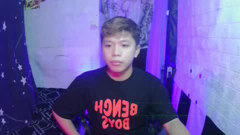 Snapshot of edrianburca052 chatting on 10.25.25 urasian chub online show from 10.25.25