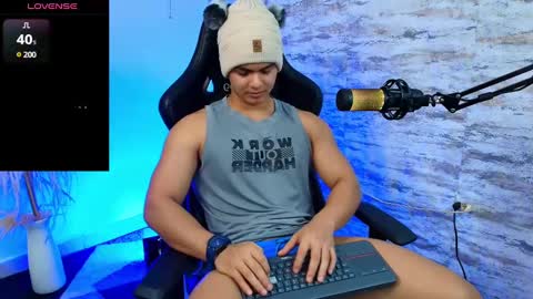 Snapshot of edward__clarck chatting on 12.04.24 EDWARD CLARCK online show from 12.04.24