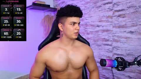 Snapshot of edward__clarck chatting on 11.07.25 EDWARD CLARCK online show from 11.07.25