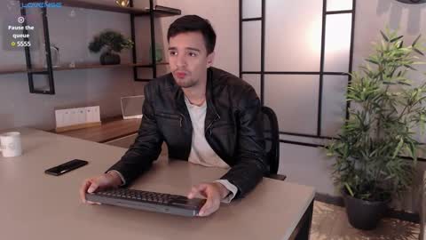 Eduardo online show from 01.12.25