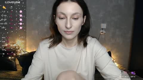 Snapshot of effy_gray chatting on 01.28.25 Anna online show from 01.28.25