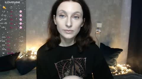 Snapshot of effy_gray chatting on 02.11.25 Anna online show from 02.11.25