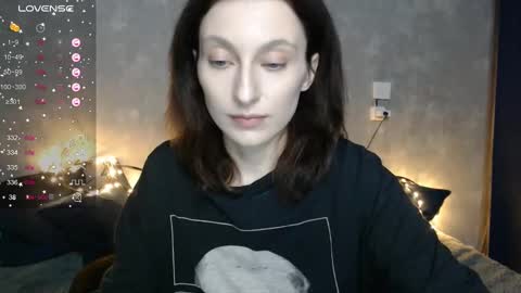 Snapshot of effy_gray chatting on 03.04.25 Anna online show from 03.04.25