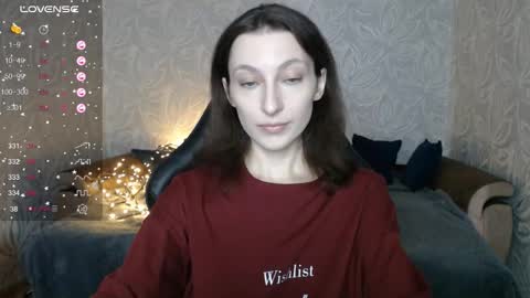 Snapshot of effy_gray chatting on 10.11.25 Anna online show from 10.11.25