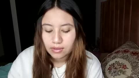 EIMY   MODEL INDEPENDENT online show from 01.24.25