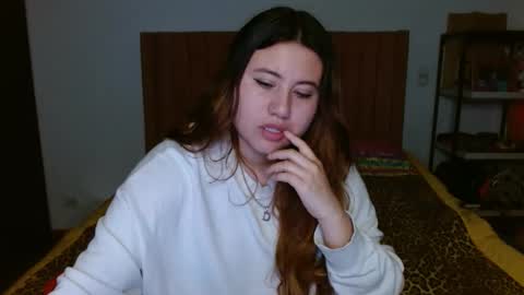 EIMY   MODEL INDEPENDENT online show from 02.10.25