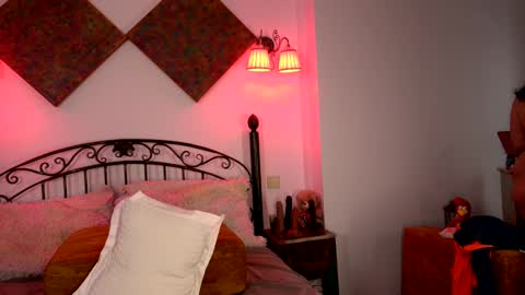 Elena online show from 02.17.25