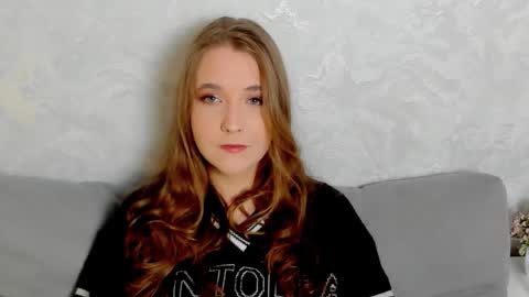 Snapshot of eirawise chatting on 11.25.25 EiraWise online show from 11.25.25