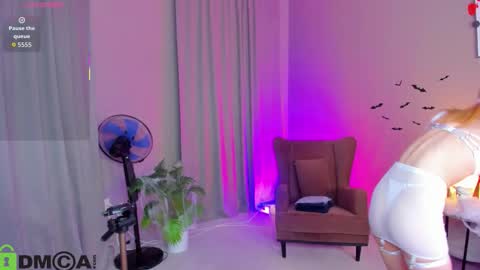 please read my bio there is information about private shows and about my personality online show from 11.02.25