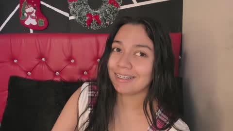 Snapshot of ela_hilton3 chatting on 01.06.25 Ela online show from 01.06.25