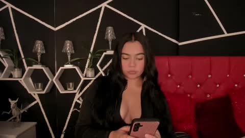 Snapshot of ela_hilton3 chatting on 02.11.25 Ela online show from 02.11.25