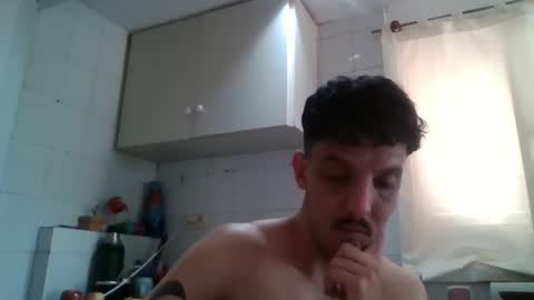 Snapshot of electrodreams chatting on 10.01.25 electrodreams online show from 10.01.25