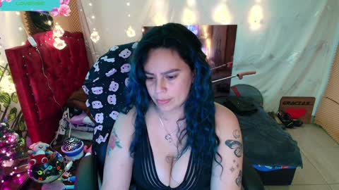 Snapshot of elektra_32 chatting on 12.24.24 elektra online show from 12.24.24