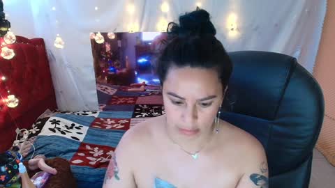 Snapshot of elektra_32 chatting on 01.07.25 elektra online show from 01.07.25