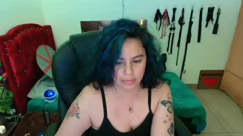 Snapshot of elektra_32 chatting on 02.18.25 elektra online show from 02.18.25