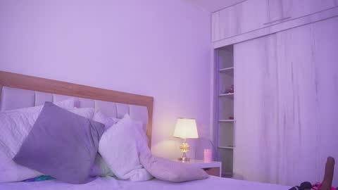 Elena online show from 11.26.25