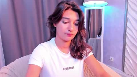 Snapshot of elfy_rare chatting on 10.19.25 Elfy online show from 10.19.25