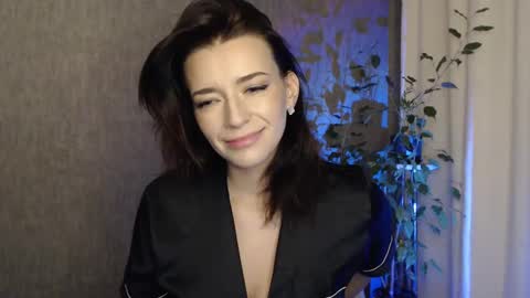 Snapshot of elinapretty chatting on 12.21.24 Elina online show from 12.21.24