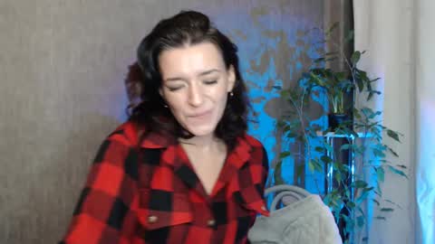 Snapshot of elinapretty chatting on 01.25.25 Elina online show from 01.25.25