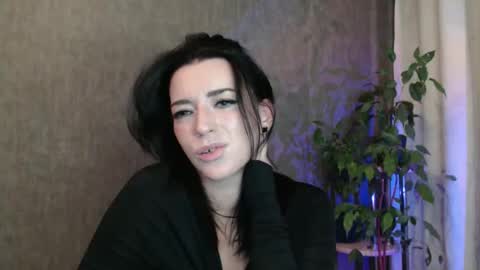 Snapshot of elinapretty chatting on 10.14.25 Elina online show from 10.14.25