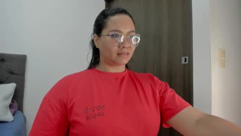 Snapshot of elisa_connors18 chatting on 10.18.25 online show from 10.18.25