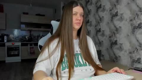 Aletta Oushen online show from 11.23.25