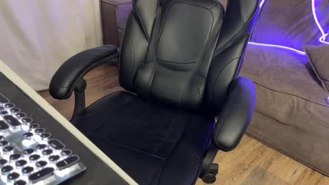 Snapshot of elisa_north chatting on 02.11.25 Elisa North online show from 02.11.25