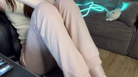 Snapshot of elisa_north chatting on 03.06.25 Elisa North online show from 03.06.25