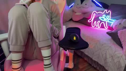 Snapshot of elisa_north chatting on 09.28.25 Elisa North online show from 09.28.25