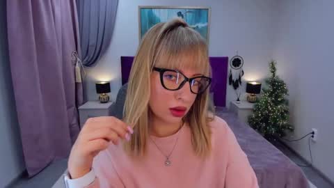 Snapshot of elisabethmills chatting on 01.06.25 Elisabeth online show from 01.06.25